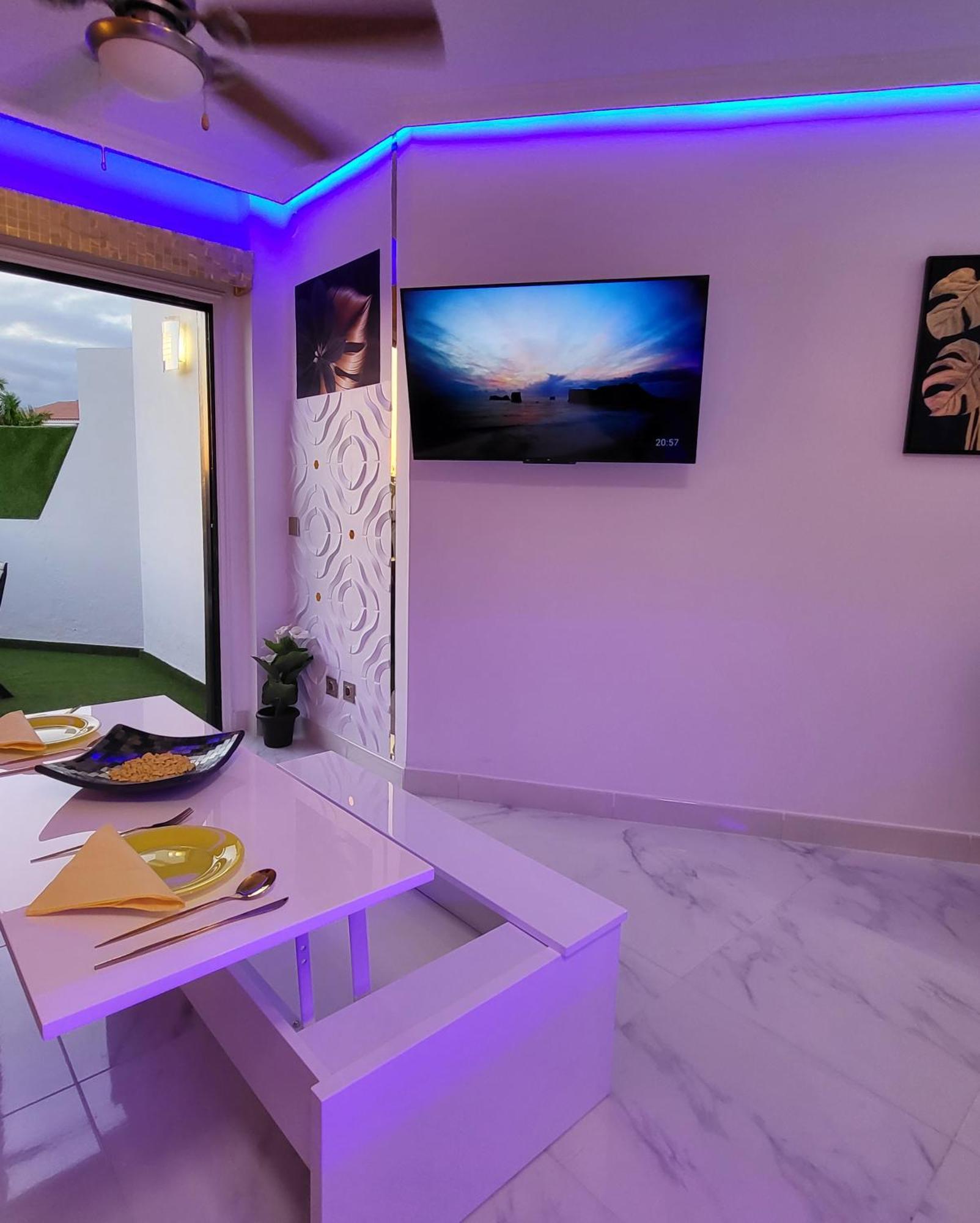 Moderno Y Luminoso Atico Con Vistas Y Piscina Apartamento