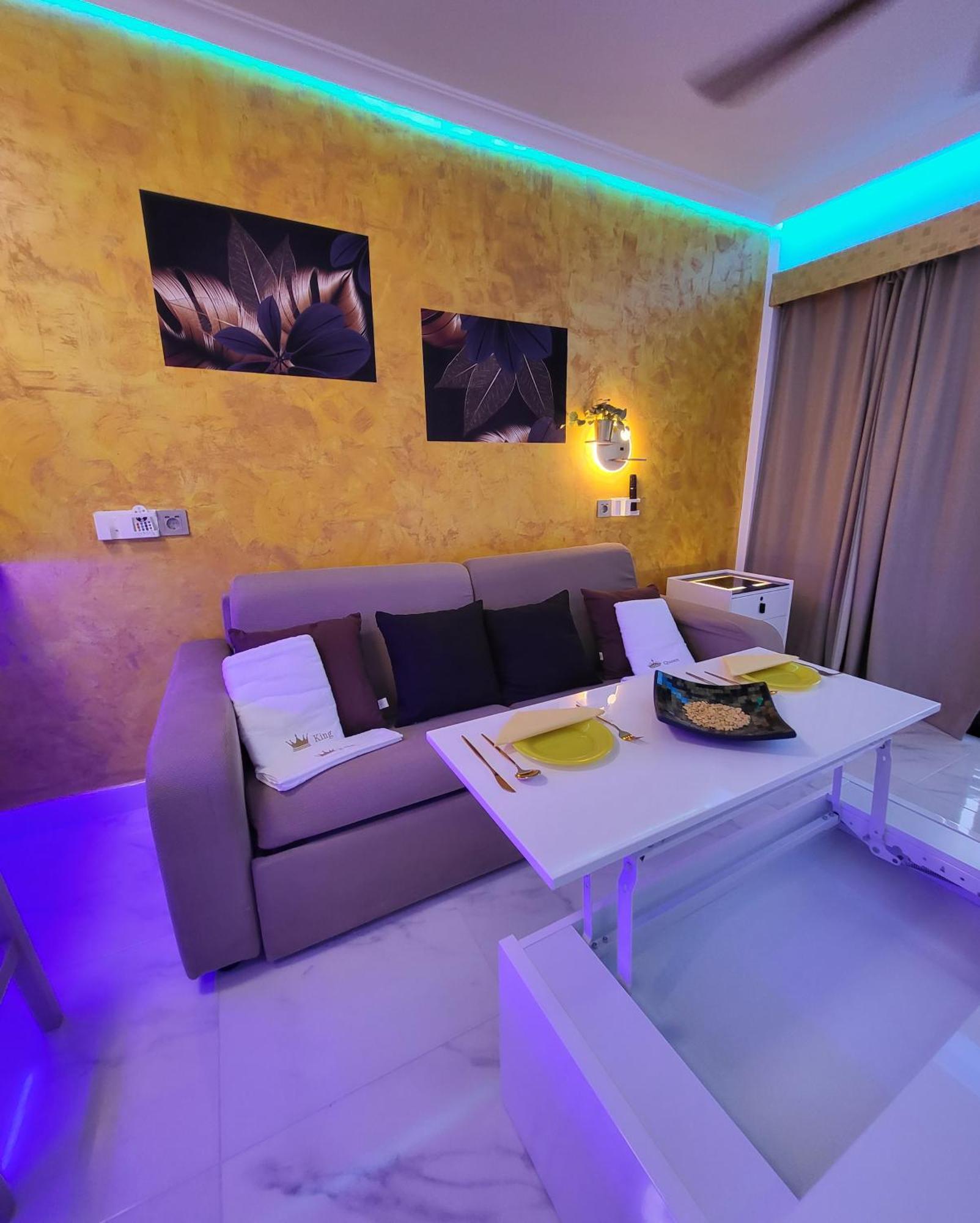 Moderno Y Luminoso Atico Con Vistas Y Piscina Appartement