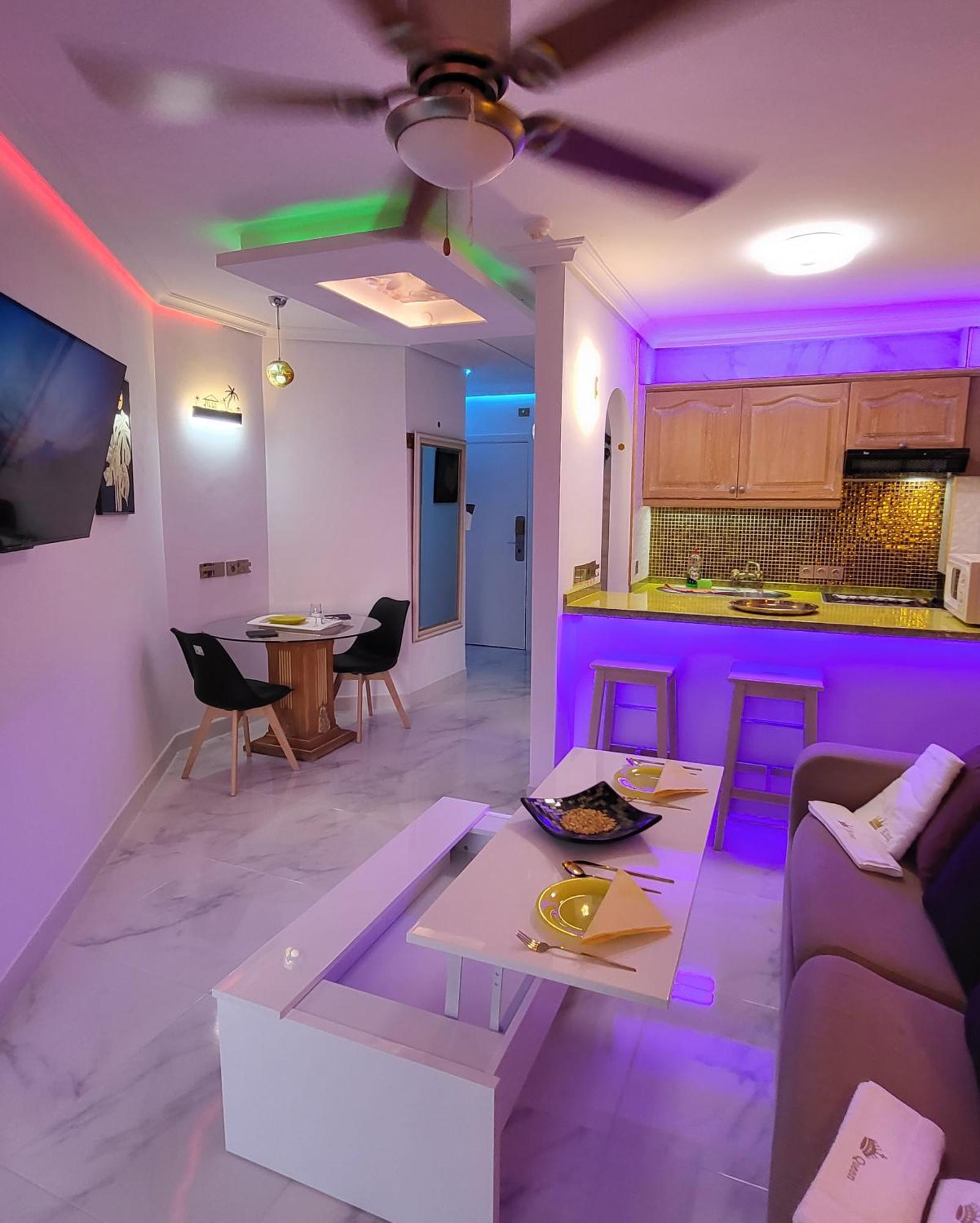 Moderno Y Luminoso Atico Con Vistas Y Piscina Appartement